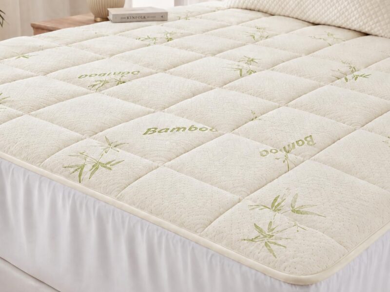 Jokmipa Cooling Bamboo Fiber Mattress Topper, Queen, Green and White