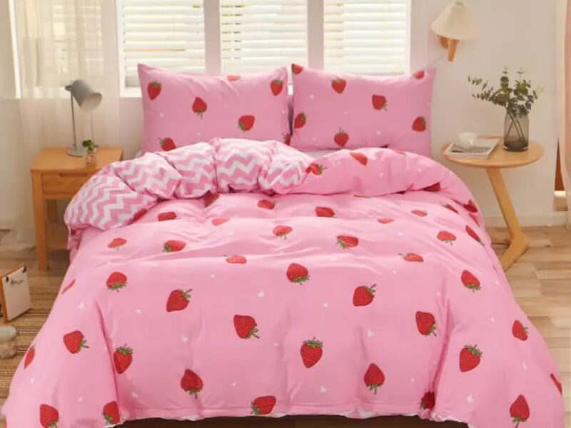 Dreamfields Strawberry Dream Microfibre Quilt Cover Set