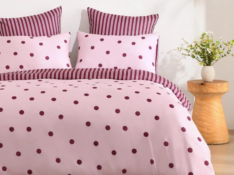 Dreamaker Pippa Reversible Microfibre Quilt Cover Set