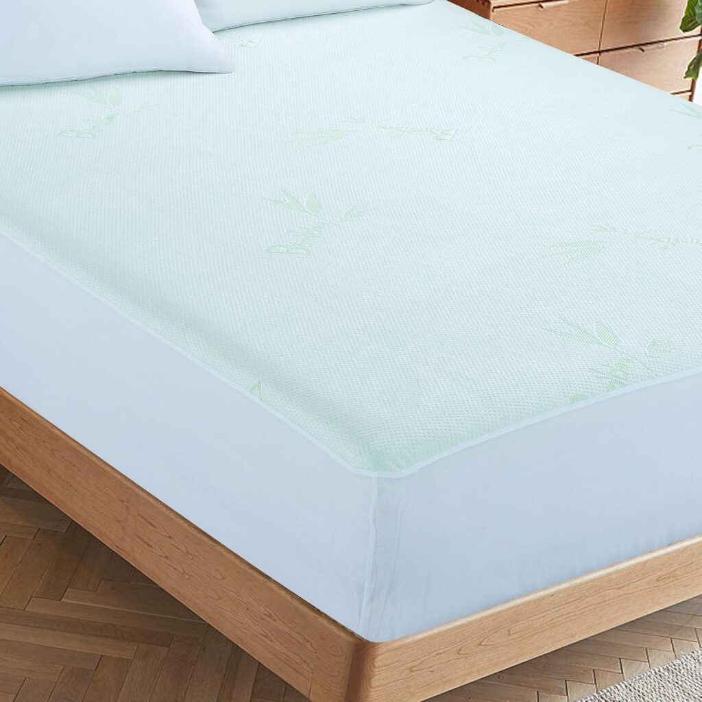 Ricoco Queen Bamboo Waterproof Mattress Protector